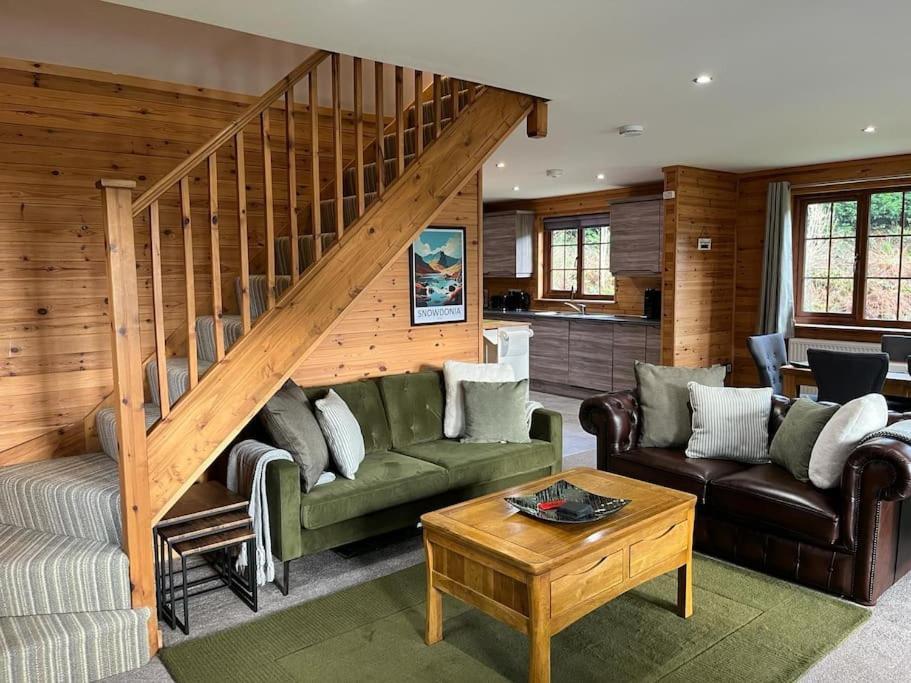 Artro Lodge Luxury 3 Bedroom, 3 Bathroom & Hot Tub Llanbedr  Kültér fotó