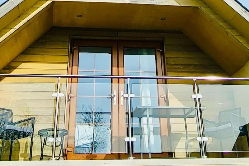 Artro Lodge Luxury 3 Bedroom, 3 Bathroom & Hot Tub Llanbedr  Kültér fotó